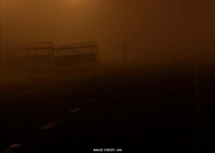 Delhi Experiences Its First Fog Of The Season