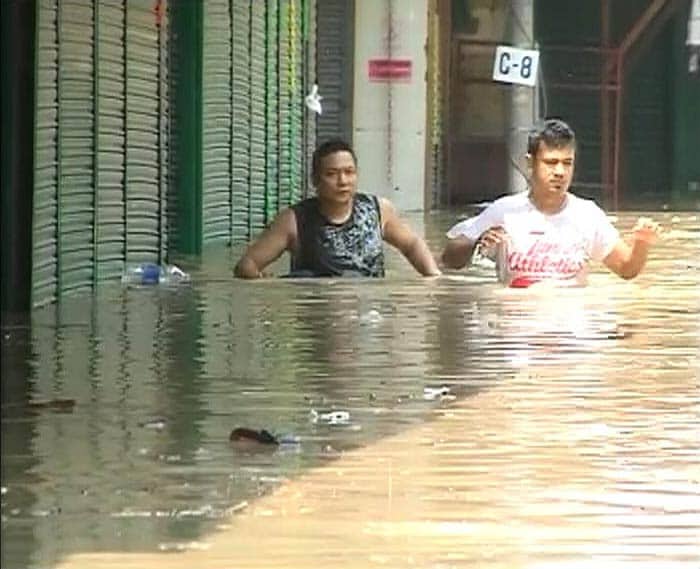 Yamuna\'s water levels hit East Delhi hard, traffic affected