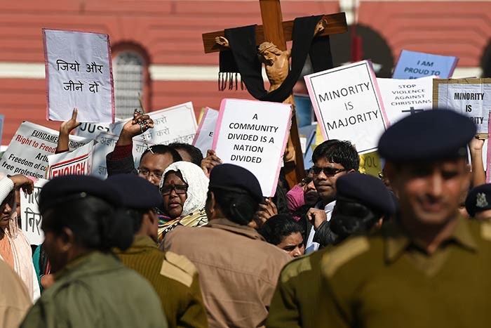 Members of the church said unidentified people jumped in from the main gate wall, broke opened the main gate of the church at around 3 am and ransacked the sacristy cupboards and other property.