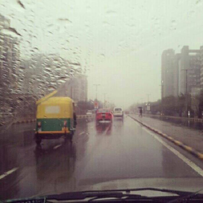 Delhi\'s night of rain, morning of jams