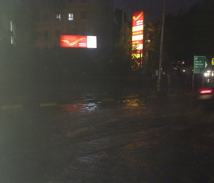 The maximum recorded today was one degree above normal while the minimum settled at 28.7 deg C, two notches above normal. No vehicle was able to ply on this flooded road near Parliament Street. (Sent by NDTV Active surfer)
<br><br><a href="http://gen.ndtv.com/convergence/ndtv/new/forums/readforum.aspx?trdid=3489">Delhi waterlogged after rain: Were you affected?</a>