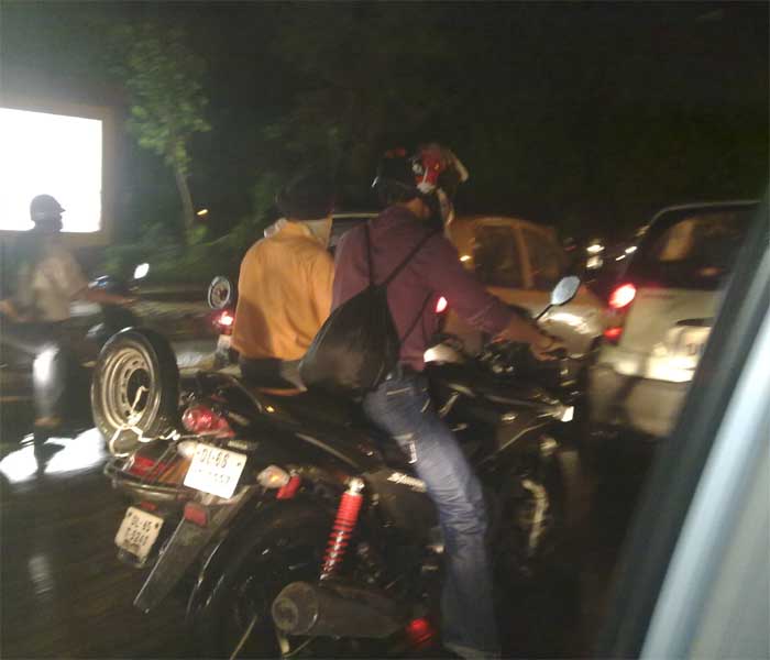 The situation was not better in other areas. Traffic was choked near Shankar Road. (Sent by NDTV Active surfer)
<br><br><a href="http://gen.ndtv.com/convergence/ndtv/new/forums/readforum.aspx?trdid=3489">Delhi waterlogged after rain: Were you affected?</a>