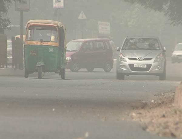 A thick cover of smog meant visibility fell drastically on Saturday morning in Delhi; doctors and experts are dealing with hundreds of worried calls asking if this is a fallout of the Jaipur oil depot fire.