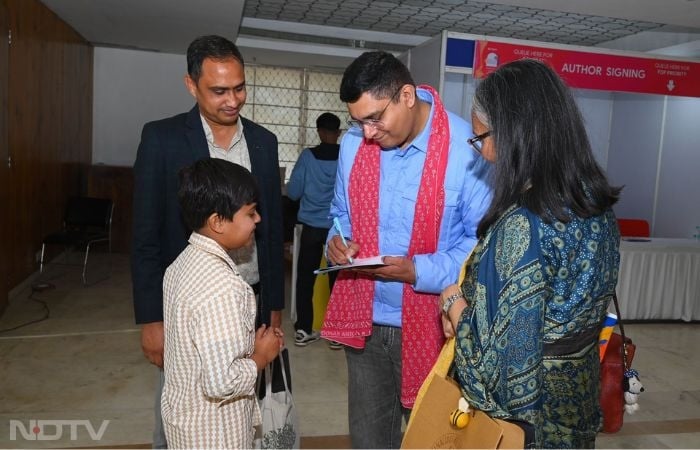 Reckitt's Ravi Bhatnagar engages with youth at the Jaipur Literature Festival 2025, where Dettol Banega Swasth India championed hygiene for healthy communities.