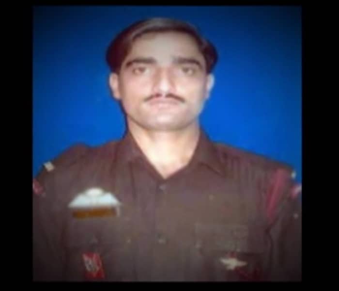 Apart from Captain Devinder Singh Jass, the other Armymen killed were Naik Selva Kumar and Paratrooper Imtiyaz Ahmad Thokar of 1 PARA.<br><br>In this picture, Paratrooper Imtiyaz Ahmad Thokar.