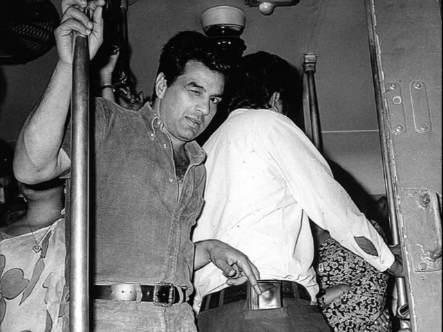 जब धर्मेंद्र ने ट्रेन में चुराया था पर्स, किसी ने खींच ली थी फोटो