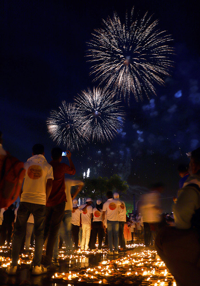 Diwali 2022: देश भर में दीपावली की धूम, देखें तस्वीरें