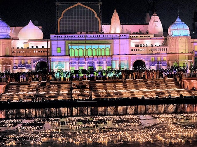 Photo : Diwali 2022: देश भर में दीपावली की धूम, देखें तस्वीरें