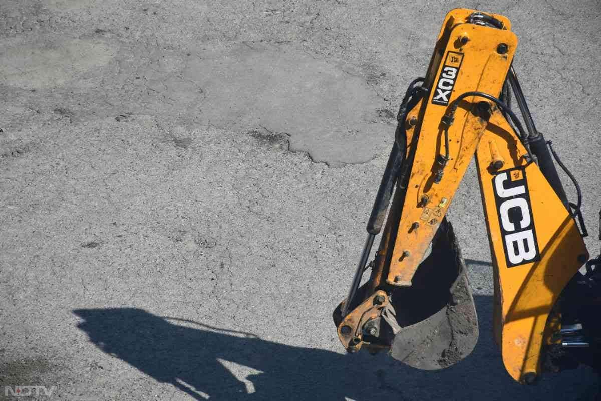 अब JCB नाम तो सभी को मालूम है, लेकिन क्या आप इसकी फुल फॉर्म जानते हैं?