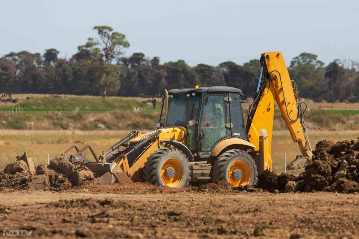 लेकिन इस कंपनी को सबसे ज्यादा पॉपुलैरिटी मिली इस बैको लोडर मशीन की वजह से.