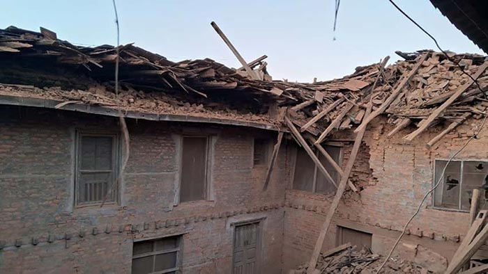 Nepal Earthquake: नेपाल में भूकंप से भारी तबाही, अब तक 128 लोगों की मौत, बचाव अभियान जारी