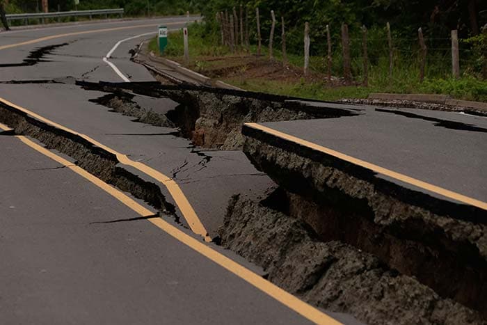 5 Pics: Powerful 7.8 Earthquake Hit Ecuador On Saturday Casualties Rise to 246