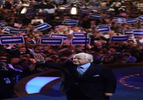 <span class="lh16 fa fs12 fb">Massachusetts Senator Edward Kennedy waves to the crowd during the Democratic National Convention (DNC) at the Pepsi Center on August 25, 2008 in Denver. The Democrats formally opened their convention to crown Barack Obama as the first black presidential nominee in US history. (AFP Photo)</span>