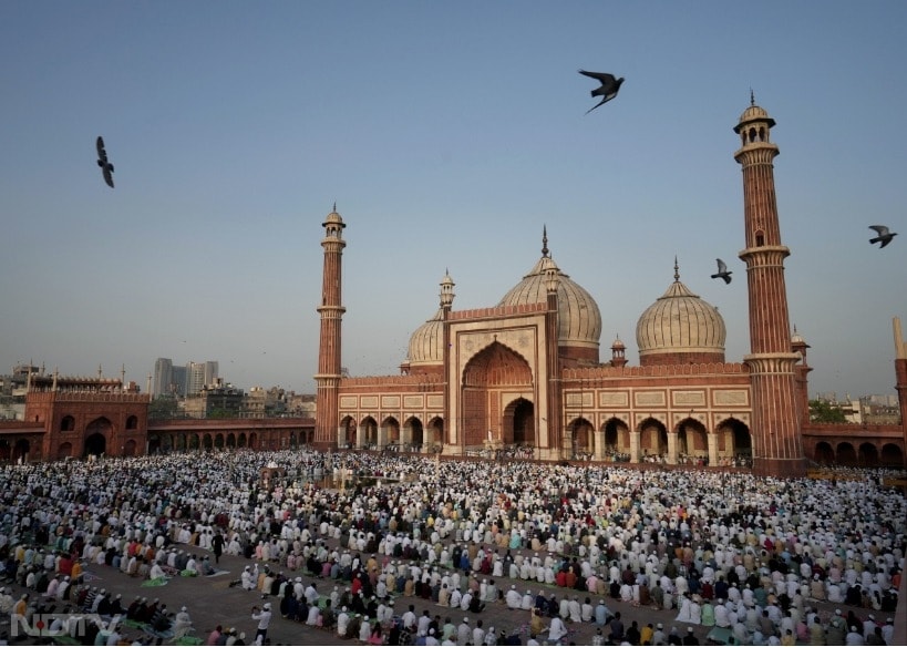 दिल्ली की जामा मस्जिद में ईद पर लोगों ने अदा की नमाज
