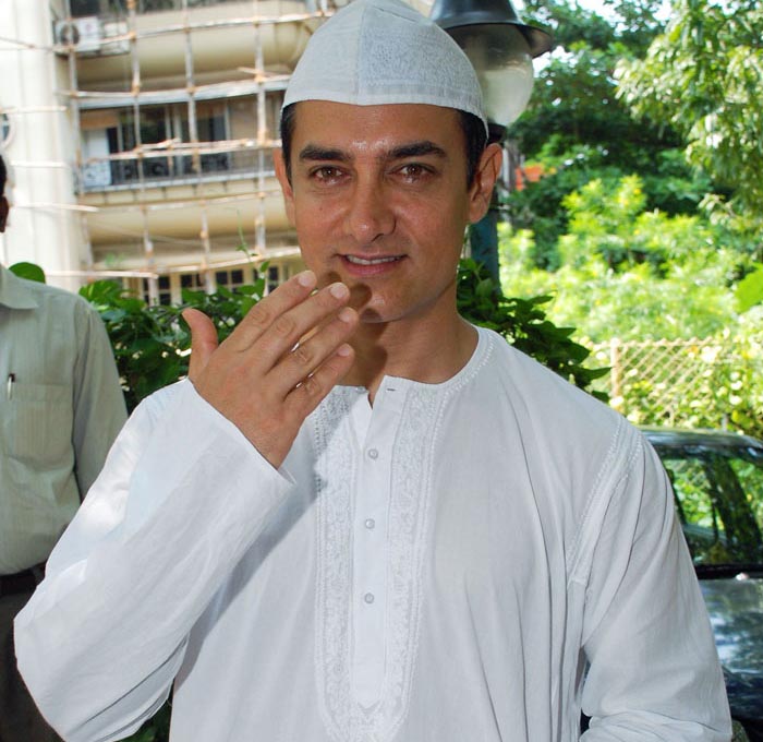 Bollywood actor Aamir Khan celebrated Eid al-Fitr at his home in Mumbai. (AFP Photo)