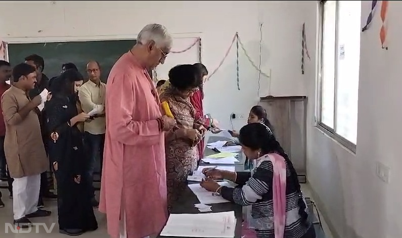 Election 2023: सीएम शिवराज से लेकर कमलनाथ तक... इन दिग्गजों ने डाला वोट। Photos