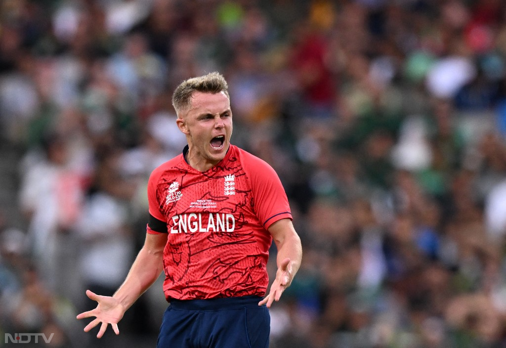 Sam Curran picked 3 for 12 in his four overs vs Pakistan in the final match.