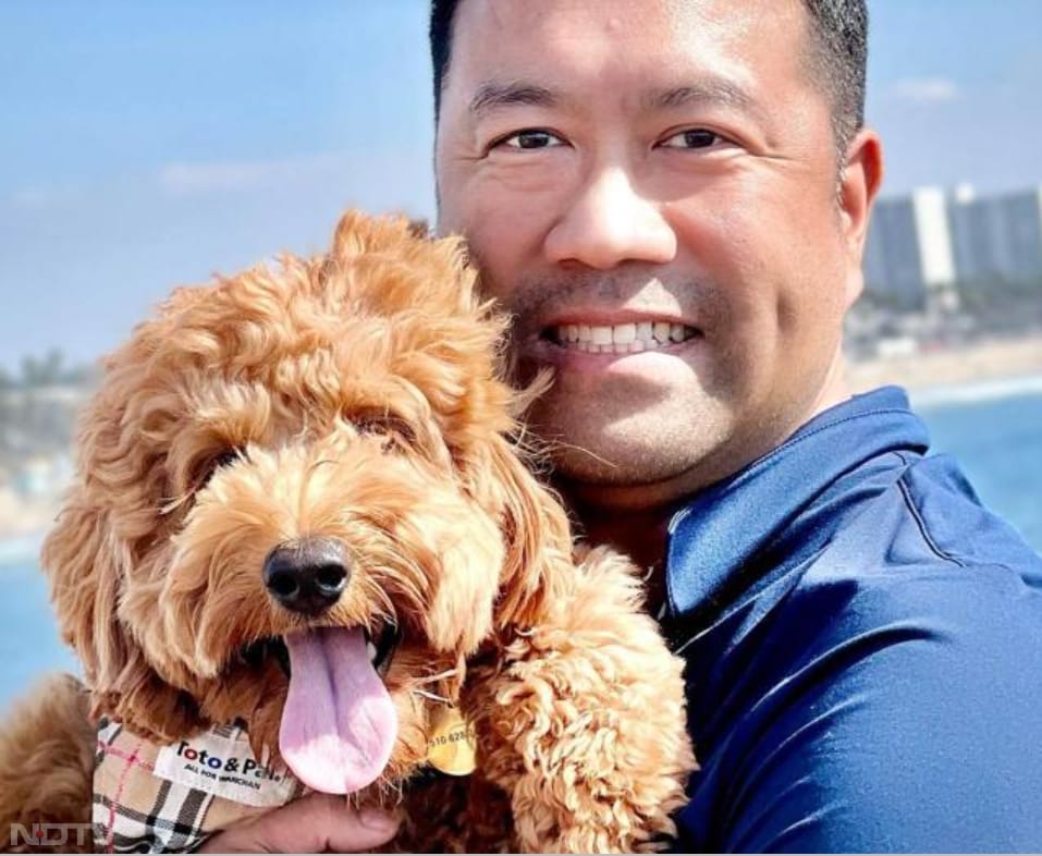 बनबन- ताइवान के राष्ट्रपति विलियम लाई का तीन‑पैर वाला रेस्क्यू डॉग है, जिसका एक पैर जंगल के फंदे में फँसकर खो गया था. लाई ने उसे पिंगतुंग शेल्टर में पहली बार देखा और तुरंत अपनाने का निर्णय लिया. बनबन की खासियत उसकी हिम्मत, सकारात्मक नज़रिया और लोगों के प्रति उसका दोस्ताना व्यवहार है. चलने‑फिरने में कठिनाई के बावजूद वह हमेशा उत्साही और सक्रिय रहता है. उसे परिवार के साथ समय बिताना, दुलार पाना और ट्रीट्स खाना बहुत पसंद है. राष्ट्रपति लाई उसे आशा और मजबूती का प्रतीक मानते हैं, और बनबन उनके परिवार का बेहद प्रिय सदस्य बन चुका है. pic credit-instagram