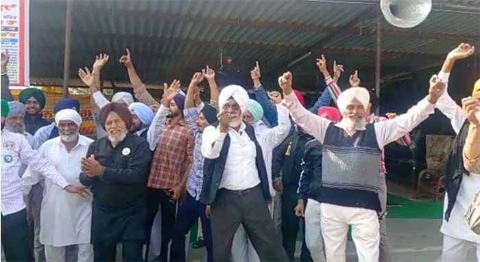 Farmers Across India Celebrate PM Modi\'s Decision To Repeal Farm Laws