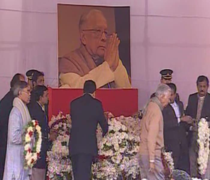 From here, the convoy moved to the State Assembly where it was placed in a gun carriage and covered in the national flag.<br><br>A number of dignitaries and VIPs including former Lok Sabha Speaker Somnath Chaterjee, Congress President Sonia Gandhi and others queued up to pay homage to the iconic leader.