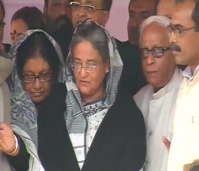 Bangladesh Prime Minister Sheikh Hasina also paid her respects to the Communist legend. Basu was a close friend of Sheikh Hasina's father, Mujibur Rahman ,and she often turned to him for advice in the past.