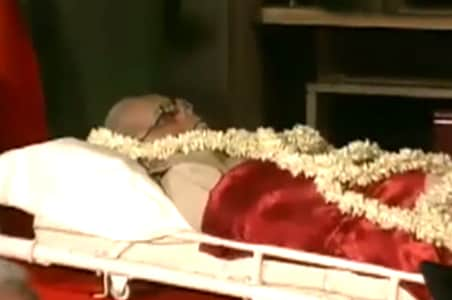 Earlier in the day, a huge concourse of mourners filled the streets as the body of the Marxist legend was taken from the funeral parlour to the Communist Party of India (Marxist) CPM headquarters at 31 Alimuddin Street in a hearse bedecked with white flowers and red CPM flags.