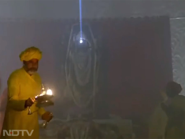 Ram Navami: अयोध्‍या में रामलला का हुआ सूर्य तिलक, दिखा अद्भुत नजारा