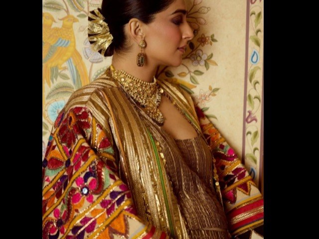 सोनम कपूर का लेटेस्ट विंटर वेडिंग मैटरनिटी लुक हुआ वायरल