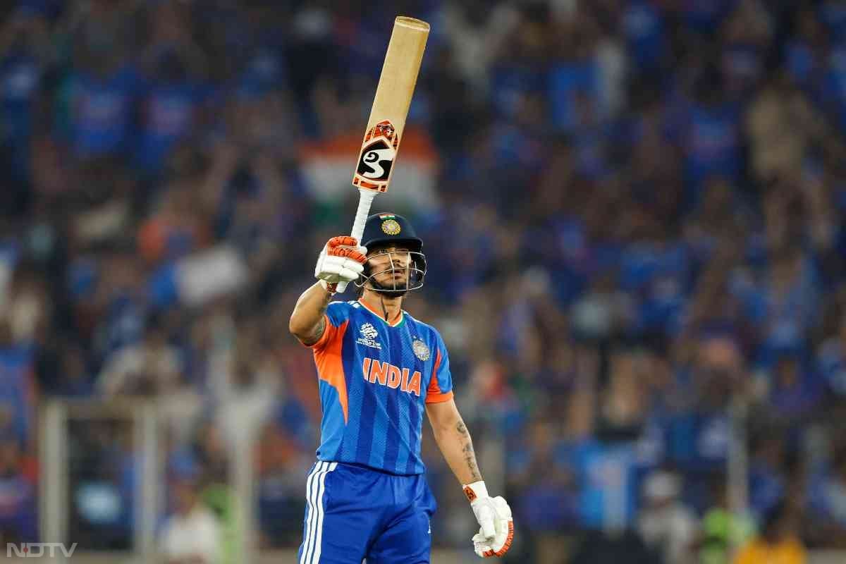 ईशान किशन ने भी तूफानी अर्द्धशतक लगाया, जिससे भारत ने 20 ओवर में 255 रन बनाए.