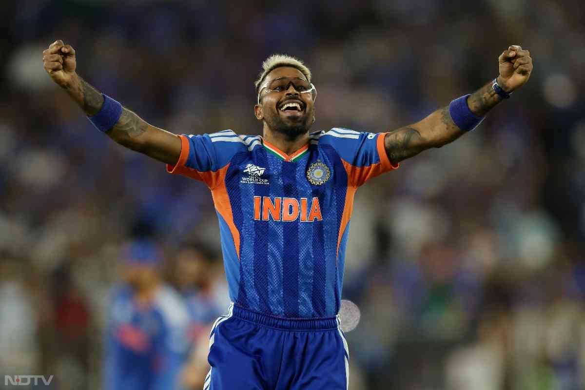 न्यूजीलैंड की टीम 159 रनों पर ऑल-आउट हुई और 96 रनों से मैच हार गई.