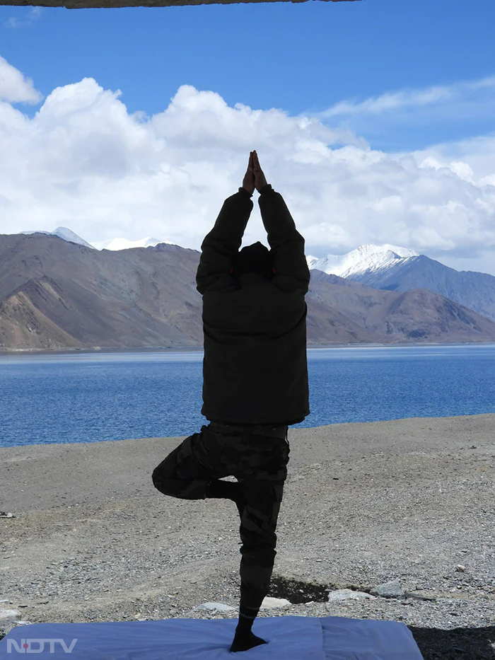 From Deep Diving Into Water To Climbing Snow-Led Mountains, Here Is How India\'s Security Forces Marked International Yoga Day 2023