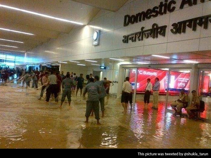 Heavy rains in Delhi, airport flooded