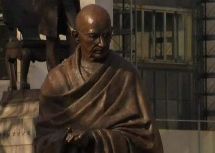 Mahatma Gandhi\'s Statue Unveiled at London\'s Parliament Square