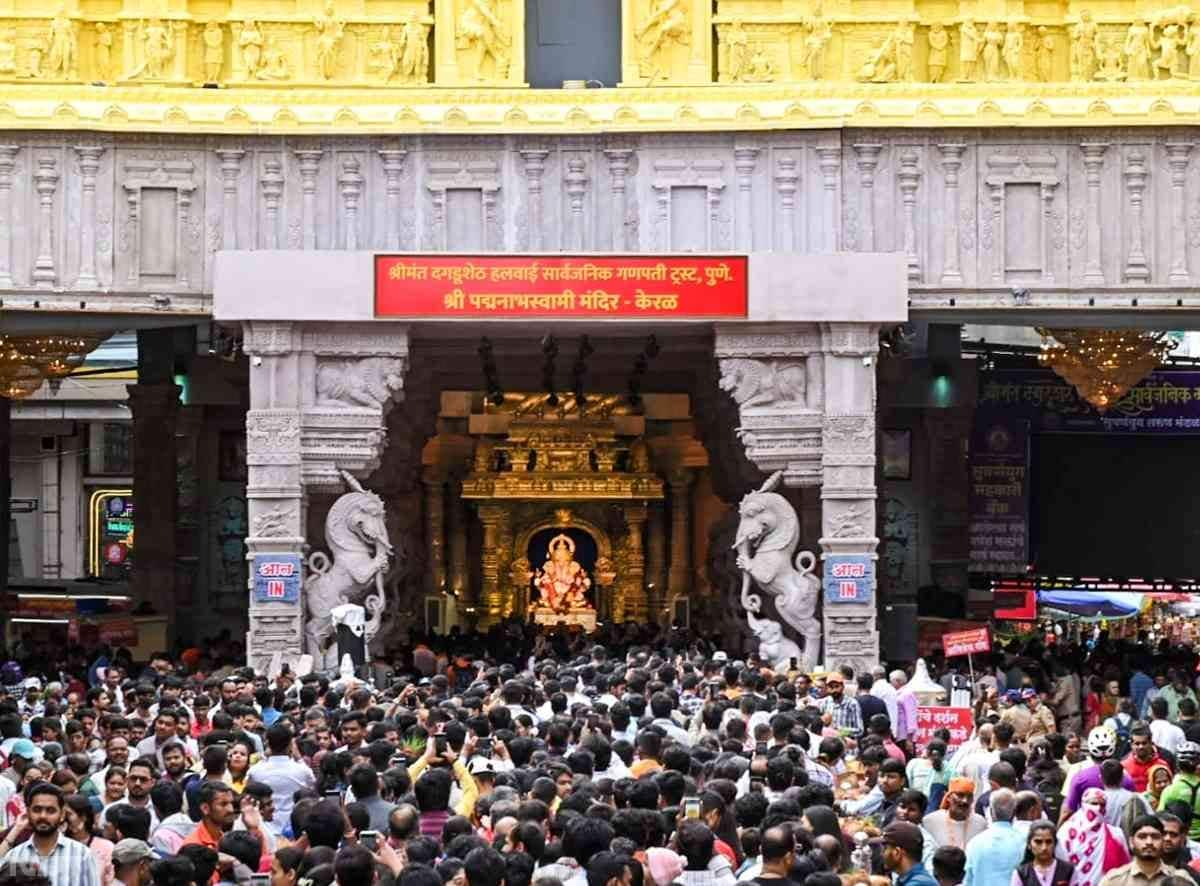 पुणे पुलिस ने मंडलों से आग्रह किया था कि वे अपनी यात्रा जल्दी शुरू करें, ताकि यह सुनिश्चित हो सके कि पूरी प्रक्रिया समय पर समाप्त हो और यह अगले दिन तक जारी न रहें.
