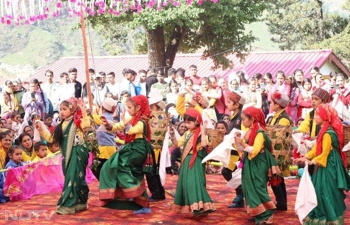The fair organised traditional folk songs, dances, dramas, food competitions and exhibitions of local handicrafts, which preserves and promotes the regional culture.