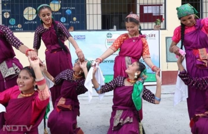 More than 200 students from 20 schools showcased thematic and dance performances to celebrate the festival