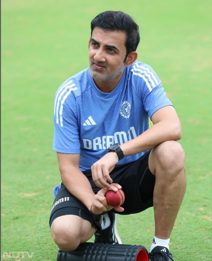 पर्थ में मिली 295 रन की जीत का जोश दूसरे दिन रात्रि टेस्ट में उतर गया. मिचेल स्टार्क (48 रन देकर छह विकेट) और ट्रेविस हेड (140) ने ऑस्ट्रेलिया को दबदबा बनाने में मदद की. दूसरी पारी में कप्तान पैट कमिंस (57 रन देकर पांच विकेट) ने भारत को समेट दिया और ऑस्ट्रेलिया को जीत के लिए मात्र 19 रन का लक्ष्य मिला जिसे उन्होंने बिना नुकसान के हासिल कर लिया.