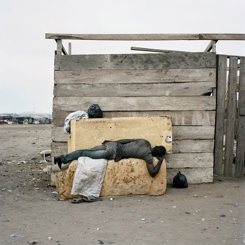 A make-shift shack where scavengers rest. (NYT Photo)