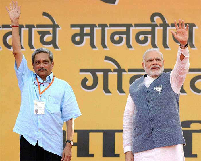 PM Modi and Defence Minister Manohar Parrikar during an election campaign rally at Campal, Panaji in Goa.