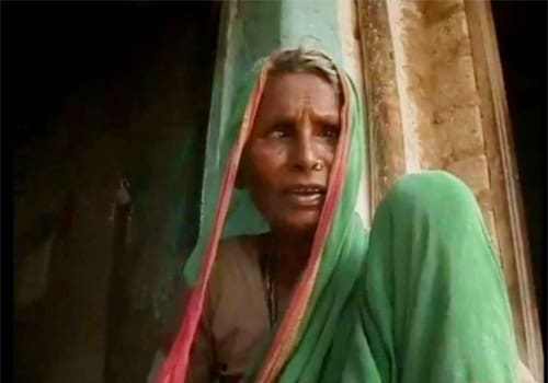 <span class="lh16 fa fs12 fb"><strong>Bleak vision:</strong> An old Devadasi woman in despair.</span>