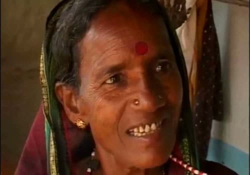 <span class="lh16 fa fs12 fb"><strong>Innocence intact:</strong> Huligamma with a pearly smile.</span>