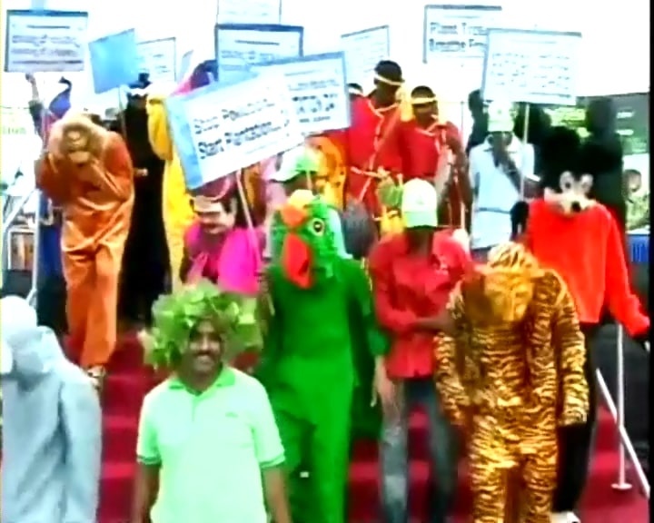 On the outskirts of Bangalore in Bidadi, a crowd of 6000 plus planted more than 30,000 saplings!