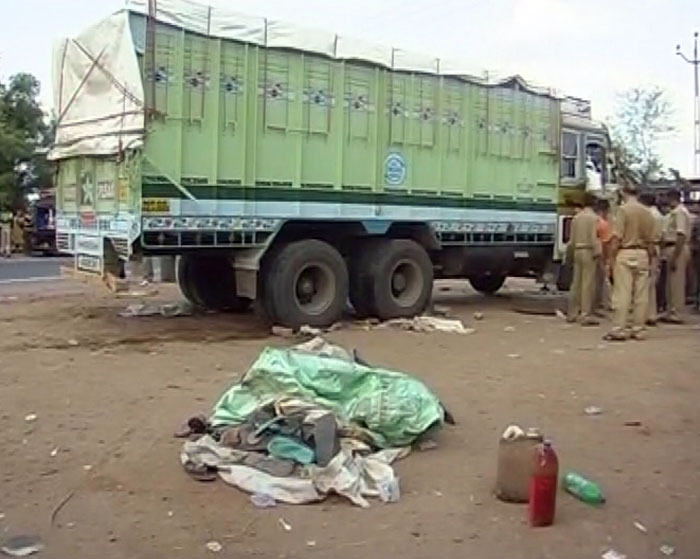 18 killed as truck runs over sleeping pilgrims in Gujarat