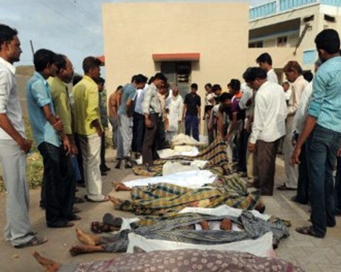 18 killed as truck runs over sleeping pilgrims in Gujarat