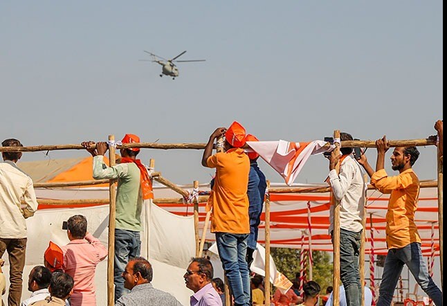 Gujarat Assembly Election 2022: पीएम मोदी ने गुजरात में जनसभा को किया संबोधित, देखें तस्वीरें