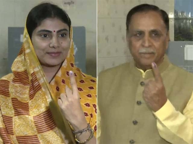 Photo : Gujarat Assembly Election 2022: पहले चरण के लिए मतदान जारी, इन नेताओं ने भी डाले वोट