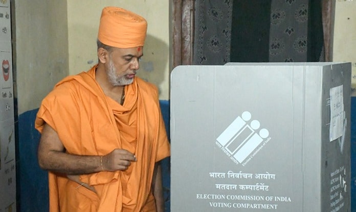 Gujarat Assembly Election 2022: दूसरे चरण में 93 सीटों के लिए हो रहा मतदान, पीएम मोदी समेत कई नेताओं ने डाला वोट