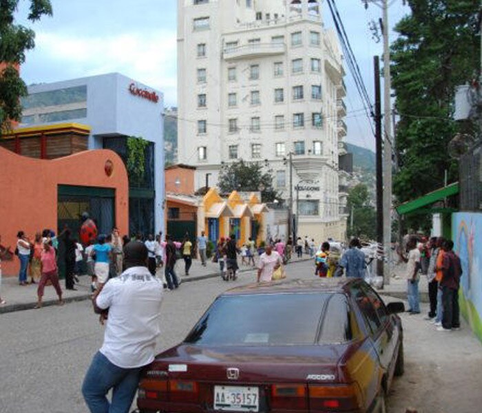 Minutes after the quake struck, landline and mobile phone communications were cut off in Port-au-Prince. (AFP Photo)