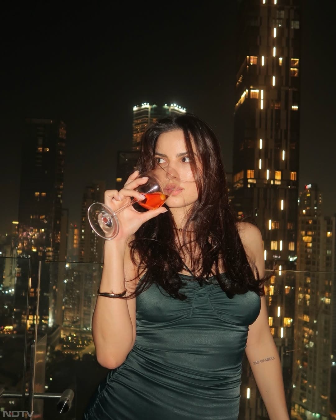 नताशा की तस्&zwj;वीरें अक्&zwj;सर सोशल मीडिया पर वायरल होती रहती हैं. natasastankovic__/Instagram