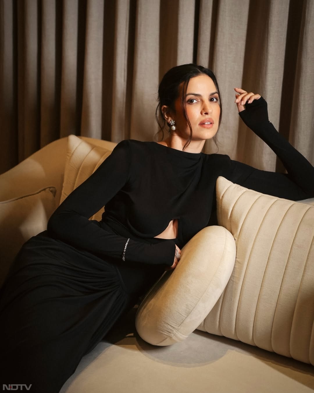 इनके बेटे का नाम अगस्त्य है, जो अक्&zwj;सर मम्&zwj;मी-पापा के साथ मस्&zwj;ती करता दिखता है.  natasastankovic__/Instagram